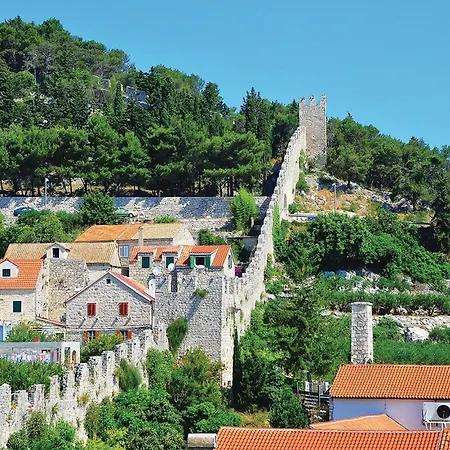 Lovely In Hvar With Wifi 흐바르