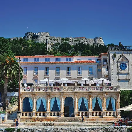 Lovely In Hvar With Wifi 흐바르