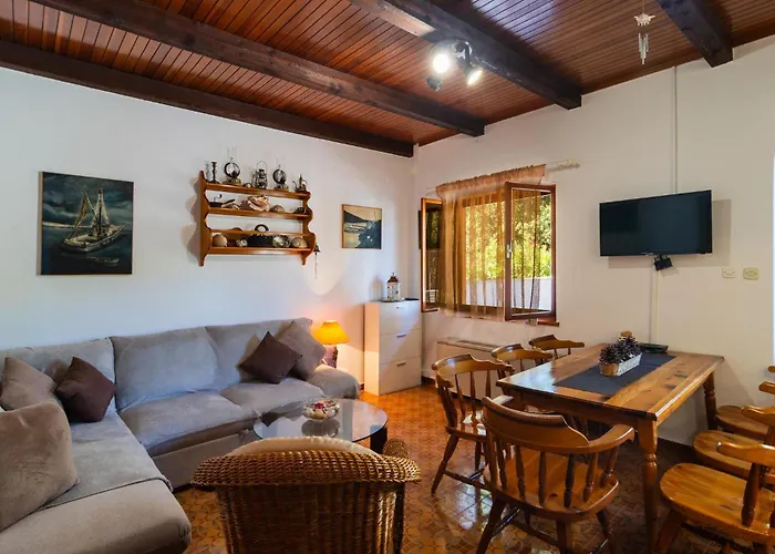 Lovely In Hvar With Wifi Holiday home *