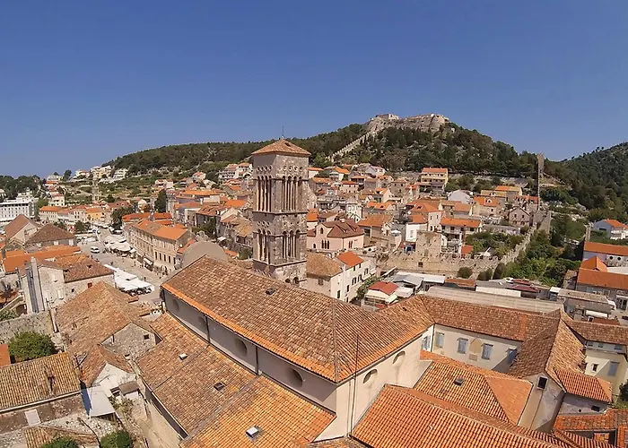 Lovely In Hvar With Wifi *