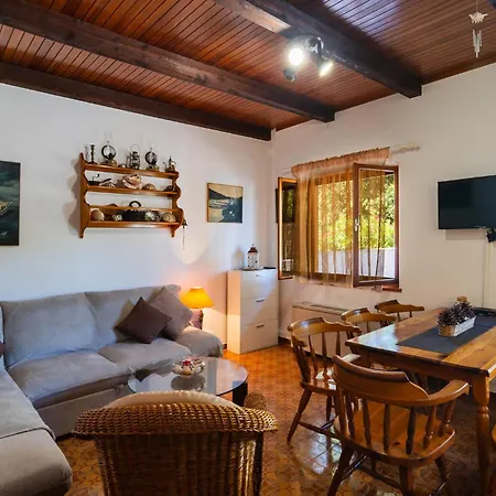 Lovely In Hvar With Wifi Casa de Férias *