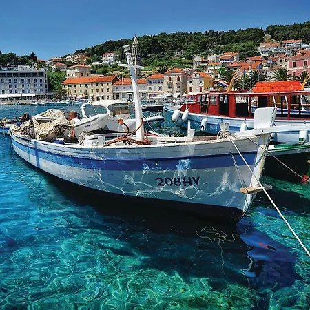 Amazing In Hvar With Wifi בית נופש *
