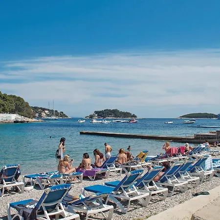 Amazing In Hvar With Wifi בית נופש חוואר