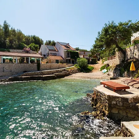Amazing In Hvar With Wifi בית נופש חוואר