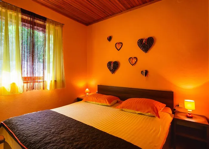 Lovely In Hvar With Wifi *